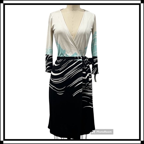 DIANE Von FURSTENBURG Silk Jersey Wrap Dress - Size 4 / NWT - Picture 1 of 9